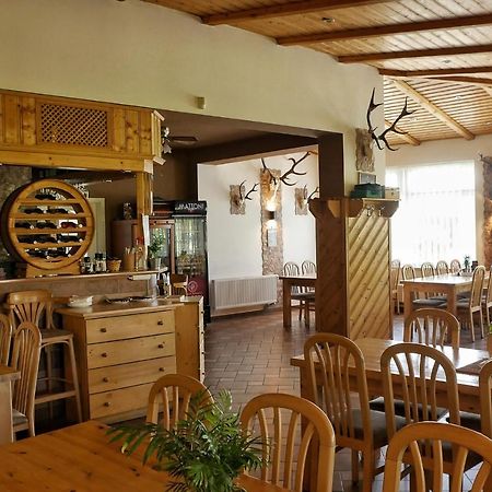Penzion-Restaurant U Svabku Tachov  Buitenkant foto