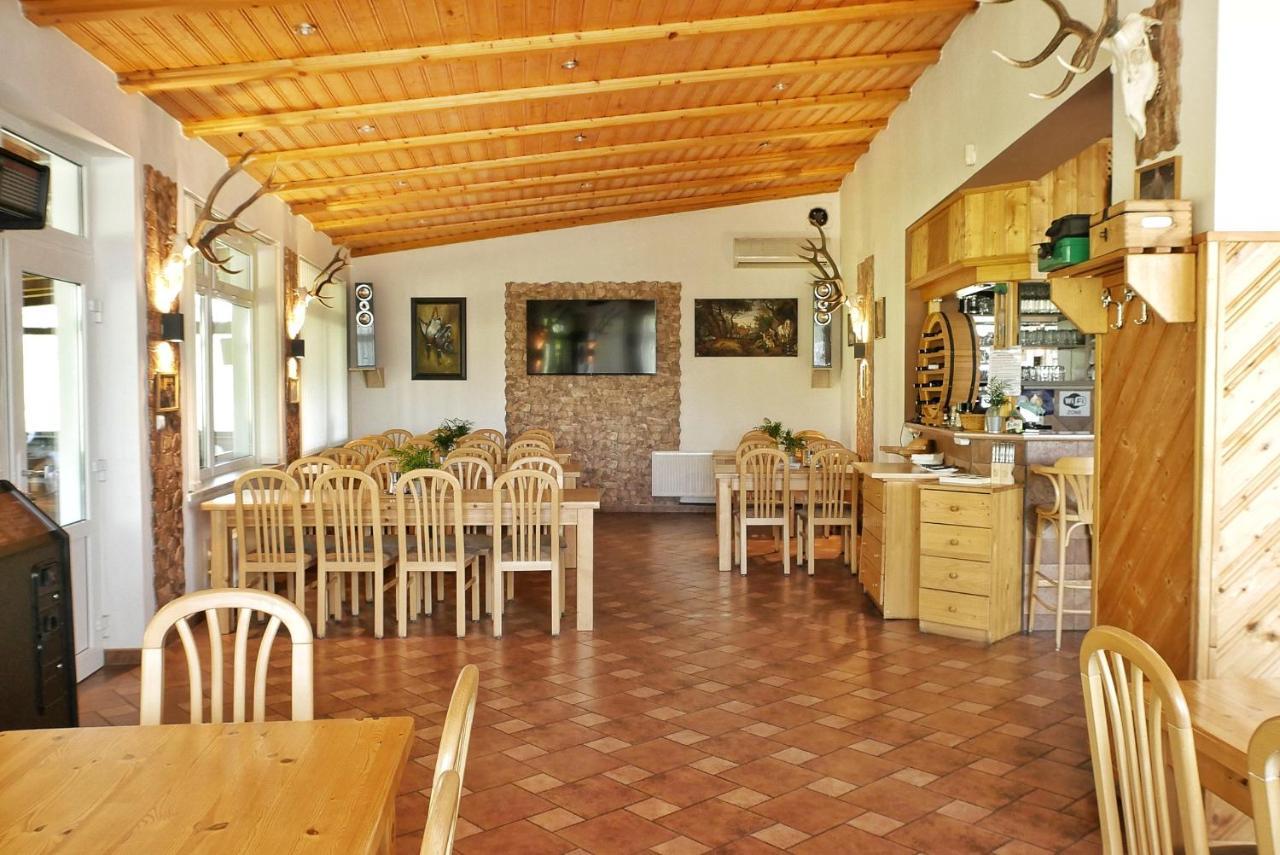 Penzion-Restaurant U Svabku Tachov  Buitenkant foto