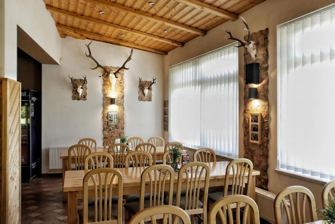 Penzion-Restaurant U Svabku Tachov  Buitenkant foto