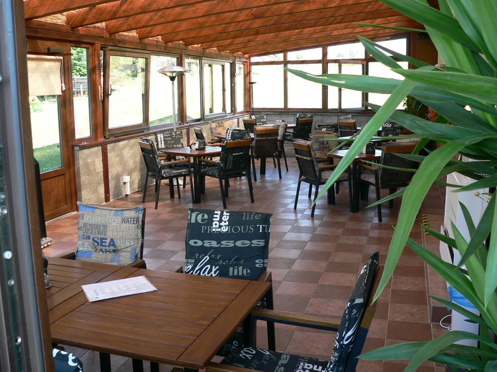 Penzion-Restaurant U Svabku Tachov  Buitenkant foto
